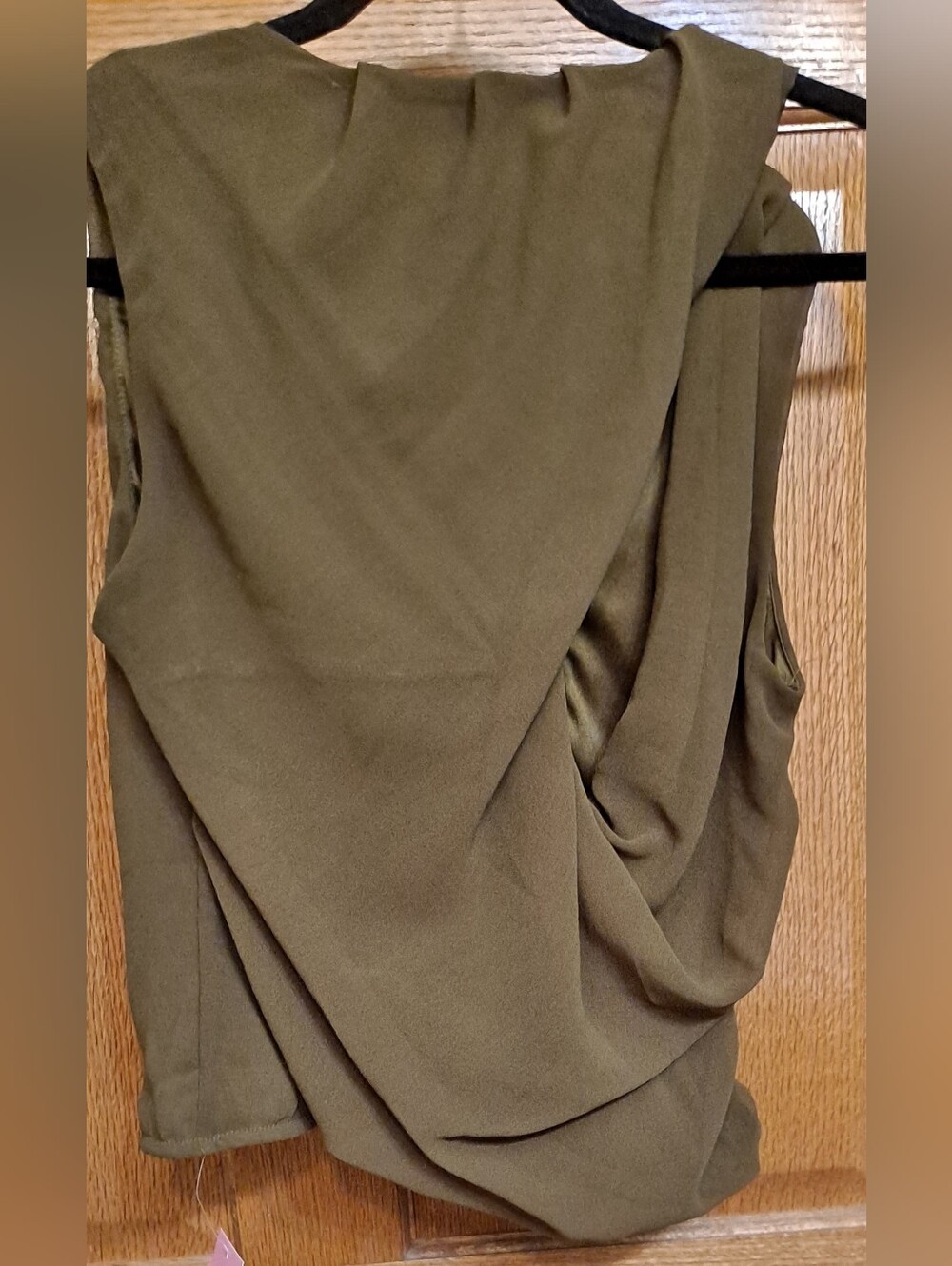 NWT PrettyLittleThing Olive Green Chiffon Cut Out Top - Picture 4 of 7
